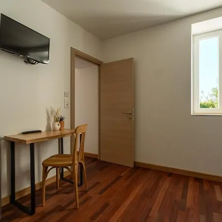 Maison 5 Centre-ville 别墅 *